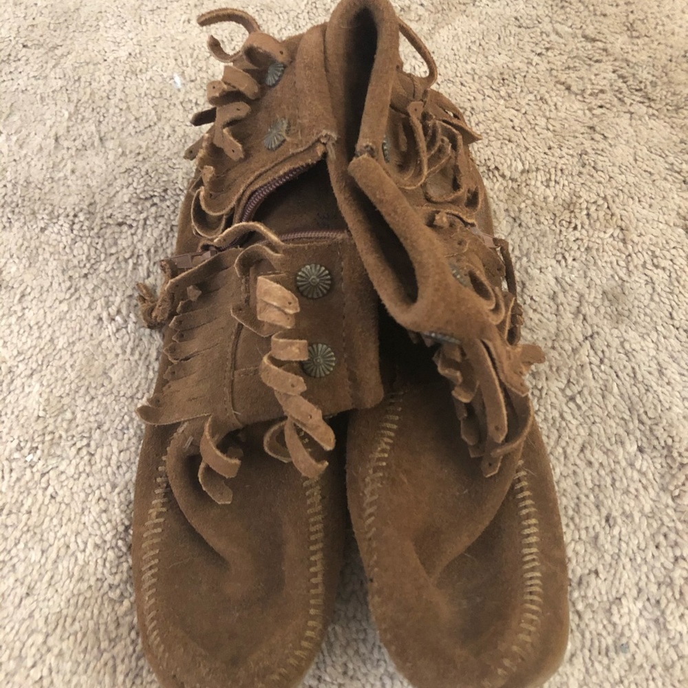 MINNETONKA Ankle Booties